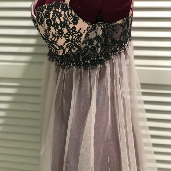 Victoria’s Secret Babydoll Sheer lingerie - Picture 2 of 4